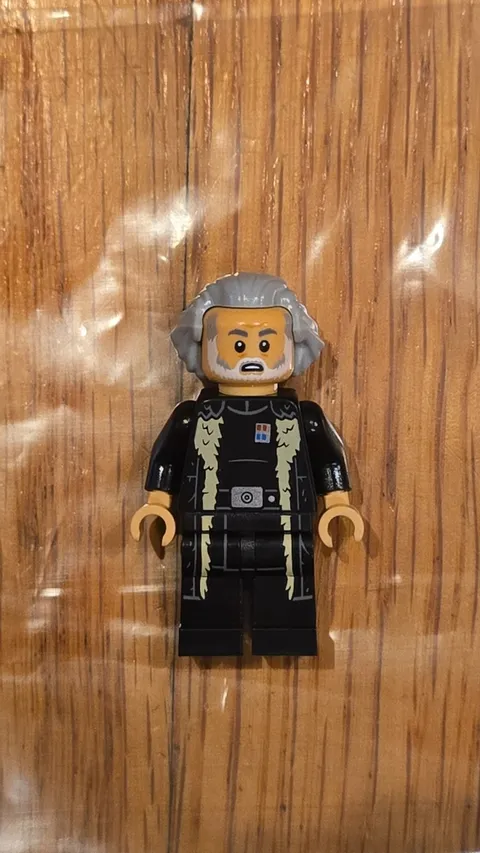 LEGO Star Wars Imperial Remnant Warlord Minifigure (sw1533) from AT-AT set 75454