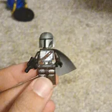 LEGO Star Wars The Mandalorian Minifigure with Cape, 1 Piece, Age 6+