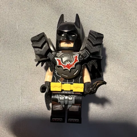 LEGO Batman Minifigure w/ Cape & Shoulder Armor, The LEGO Batman Movie