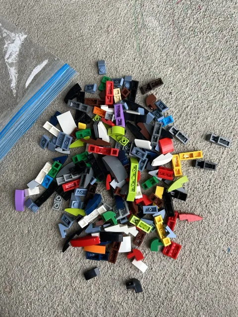 LEGO Curved Slopes Bows Small Slopes Tiles Bulk Lot Mixed Colors 3.5 oz 35ARH