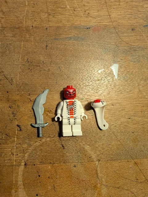 Lego Ninjago Snappa scout minifigure with sword