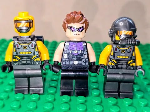 Lego Marvel Avengers Super Heroes Minifigures Hawkeye AIM Agent Mechanic