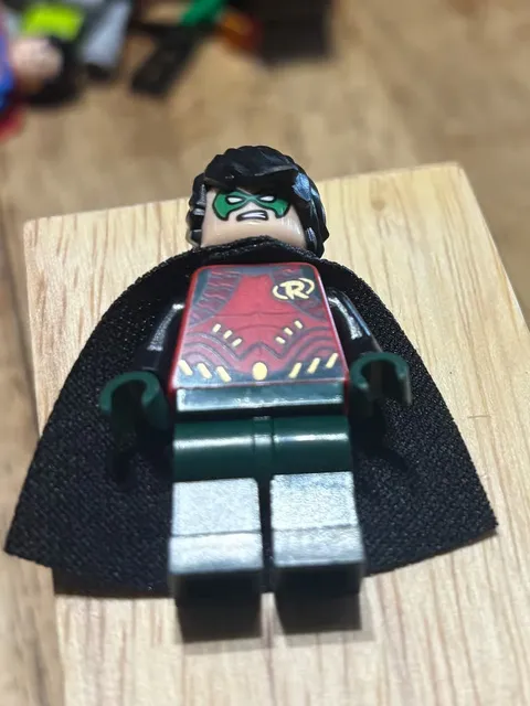 LEGO Robin Dark Green Pants Minifigure