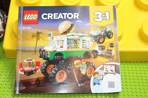 LEGO (31104) Creator, Monster Burger Truck 3-in-1, Used, 100% Complete W/Manual