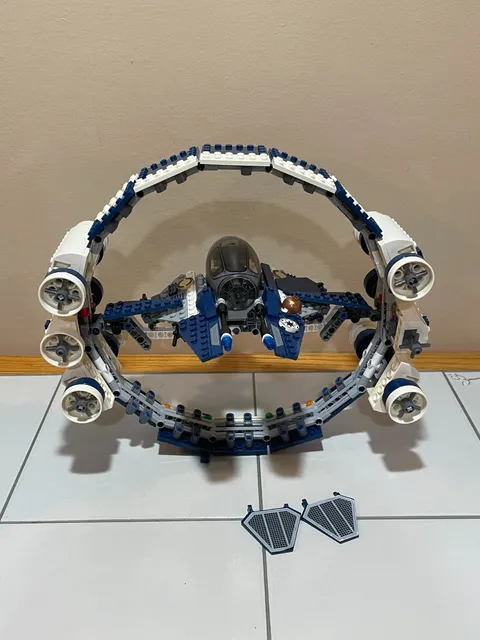 READ CRACKS Lego Star Wars 7661 Jedi Starfighter w/ Hyperdrive Ring Incomplete