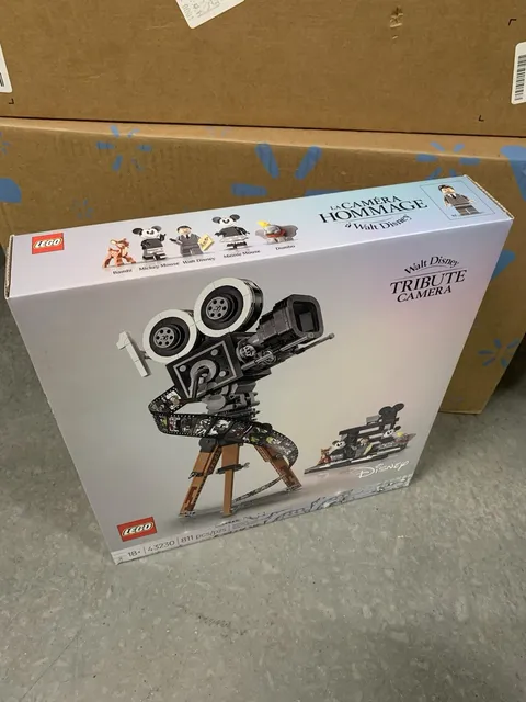 LEGO Disney: Walt Disney Tribute Camera (43230)