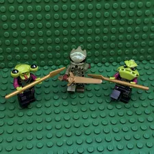 🛸LEGO Alien Minifigures Lot (3) w/ Gold Spear & Sword Weapons 🛸