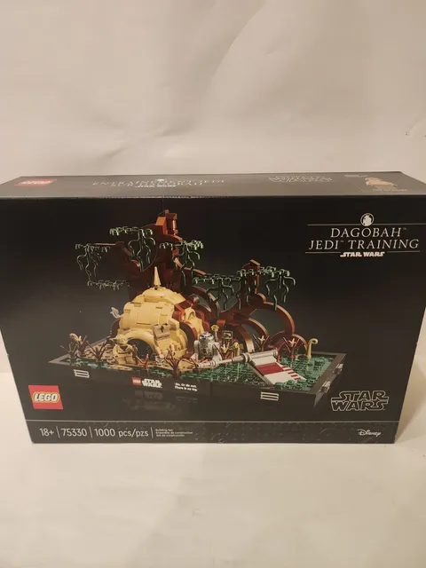 LEGO Star Wars: Dagobah Jedi Training Diorama (75330)