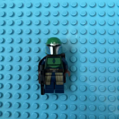 Lego Mandalorian Tribe Warrior Minifigure Green Helmet Star Wars 75267 sw1078