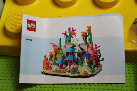 LEGO (40783) Coral Reef Diorama Limited Edition, Used,  Complete W/Manual & Box