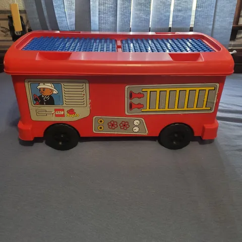 Vintage 1998 Duplo Lego Storage Container Moving Wheels FIRE TRUCK 
