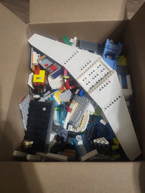 10 1/2 Lbs Legos Assorted Pieces No Minifigures