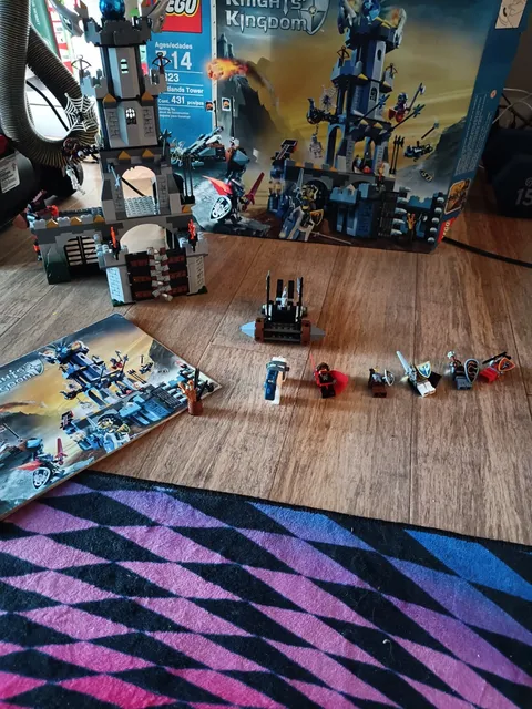 LEGO Castle Knights' Kingdom 8823 Mistlands Tower With Box And Manual