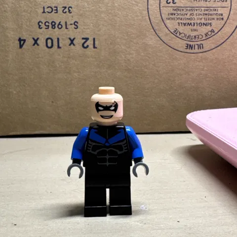 LEGO Nightwing MiniFigure (2006, LB1, BAT015)