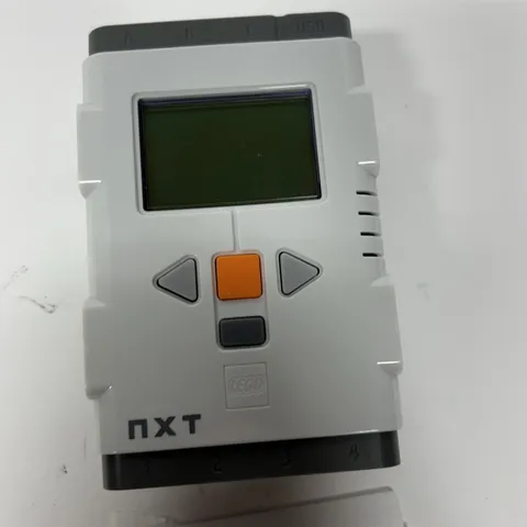 LEGO Mindstorms NXT Brick *Bad Screen For Parts or Repair* Powers On