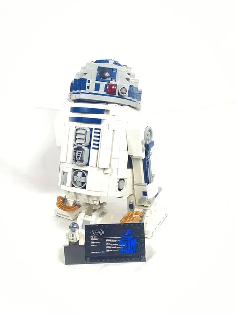 LEGO Star Wars R2-D2 (75308) – 100% Complete – Adult Owned / Excellent Condition