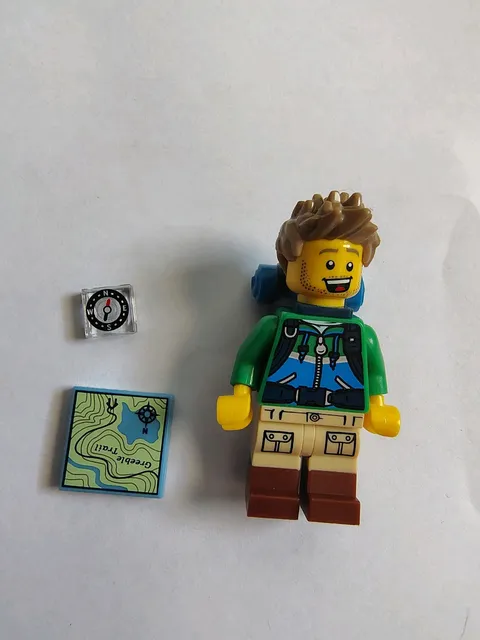 LEGO MINIFIGURES SERIES 16 71013 Hiker Complete CMF