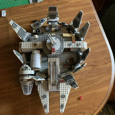 LEGO Star Wars: Millennium Falcon (75257) preowned, incomplete, no figs- As Is 