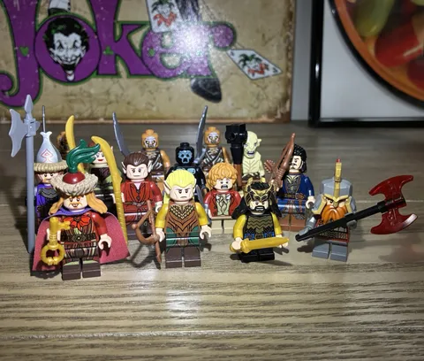 LEGO Minifigure Hobbit Lot, Thorin Gold Armor, Lake Master, Necromancer