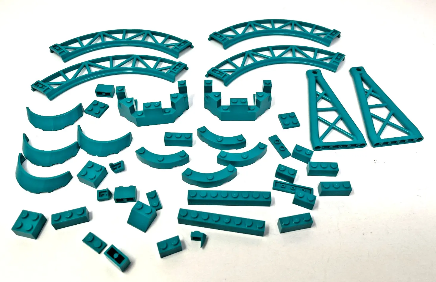 LEGO LOT OF 40 TURQUIOS ROLLER COASTER PARTS & PIECES
