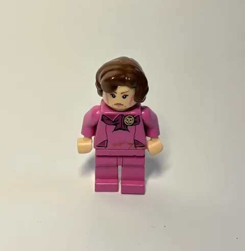 Lego Harry Potter Professor Dolores Umbridge HP080 minifigure 2007 5378 Rare