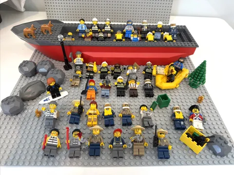 LEGO City Minifigure Lot 40+ Police Robbers Adventurers Boat Accessories