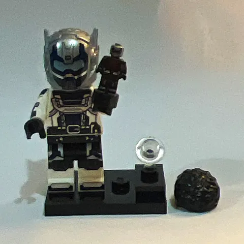 Lego collectible mini figure Marvel studio series 2 set 71039 Goliath with micro
