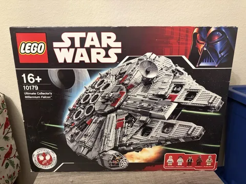 NEW *FIRST EDITION* LEGO Star Wars UCS 10179 Millennium Falcon