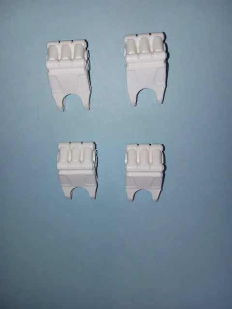 4 White Bionicle Lego 64251 Hero Factory Fist with Axle Hole - 3 fingers WYSIWYG