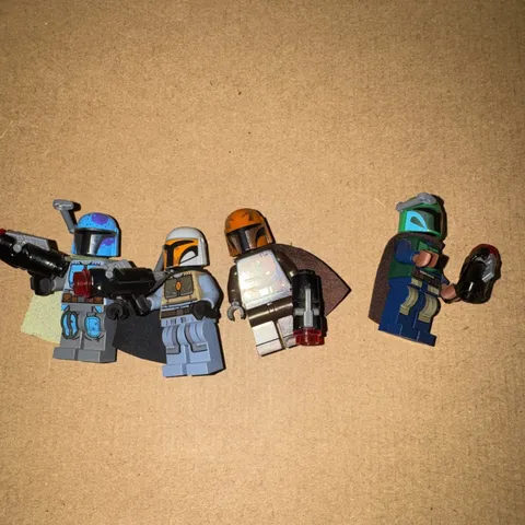 LEGO Star Wars Mandalorian Minifigure LOT of 4 Minifigures from set 75267
