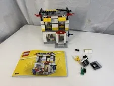 LEGO 40305 Microscale Brand Store Retired Set Incomplete / Parts With Manual