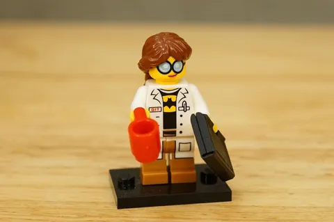 LEGO Ninjago Movie CMF Minifigure GPL Tech Labcoat Batman Shirt coltlnm-18 71019