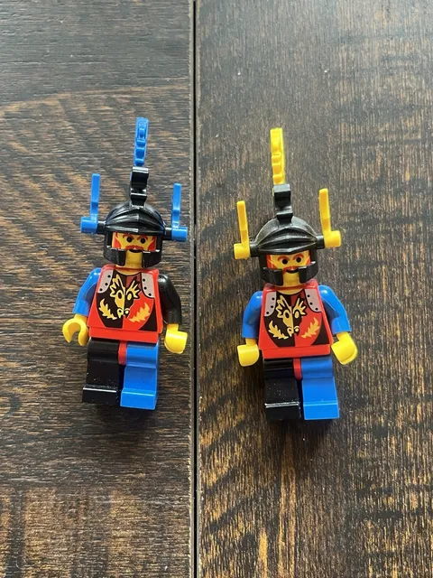 Lego Castle Minifigure cas219 Dragon Knights Dragon Blue And Yellow