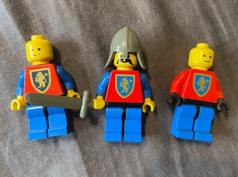 Lego: Lot of Three Lion Knight Crusaders Minifigures From Older Sets