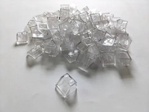 LEGO Bulk Lot of 100 Trans Clear Slope 2x2 (3039)