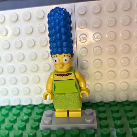 LEGO The Simpsons Marge Simpson Minifigure