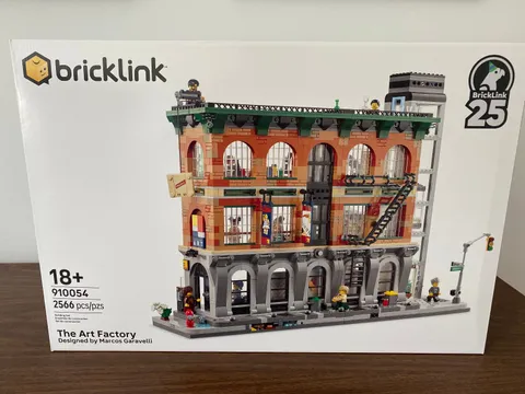 Brand New LEGO Bricklink Designer Program - The Art Factory (#910054)