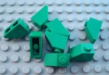 New LEGO Lot of 8 Green 2x1 Slope Pieces from 5766