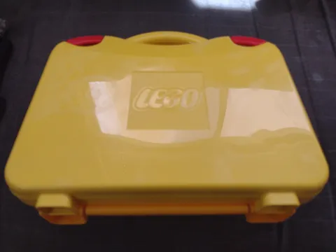 LEGO TRAVEL STORAGE CARYING CASE (YELLOW w RED LATCHES) * BRAND NEW NEVER USED