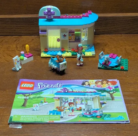 LEGO 41085 Friends Vet Clinic 192pc RETIRED complete set w/ instructions, no box
