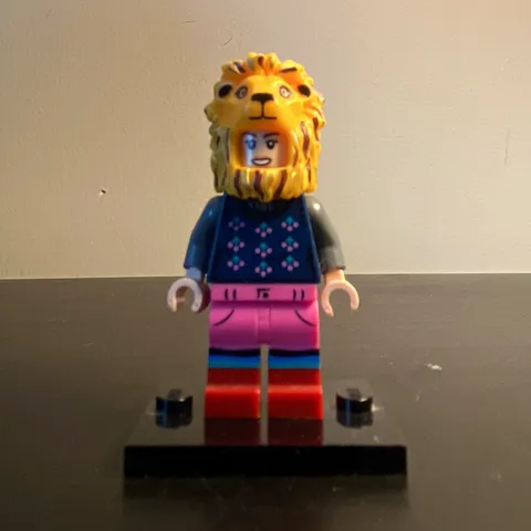 LEGO Minifigures Series 9 Lion Costume Girl Minifigure col09-1 71000