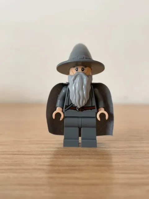 Genuine Lego lor001 Minifig Figurine: Gandalf the Grey Fast Shipping!