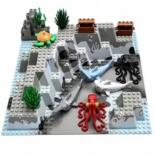 Lego Ocean Animals Lot w/ 32x32 Raised Baseplate Sea Creatures Treasure Seaweed