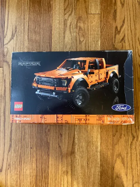 LEGO TECHNIC: Ford F-150 Raptor (42126) 139 Pieces NEW But Damaged Box
