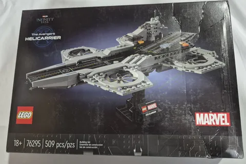 LEGO Marvel Super Heroes: The Avengers Helicarrier (76295) - Sealed Box