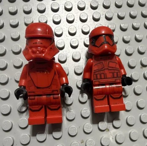LEGO Minifigure Lot of 2 Red Star Wars troopers- Red Minifig Lot