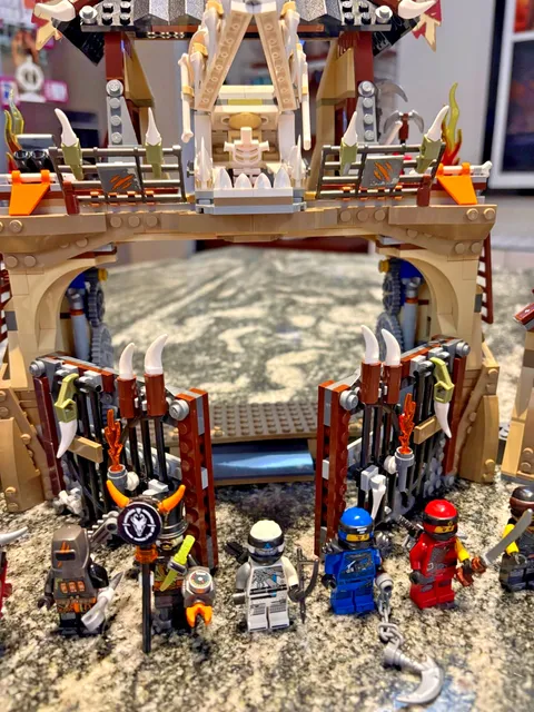 LEGO NINJAGO Dragon Pit 70655 no box no book, one missing minifig