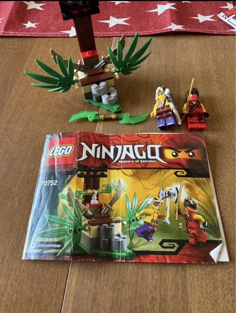 LEGO NINJAGO Tournament of Elements Jungle Trap and lava falls, (description)