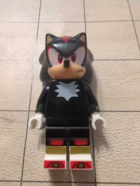 LEGO Shadow Minifigure from Sonic the Hedgehog 76995 set 