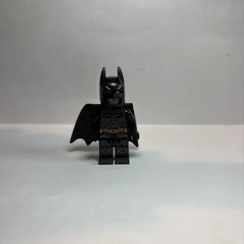 LEGO Batman Minifigure  DC Super Heroes From The Dark Knight 76240 NEW